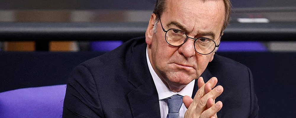 Глава Минобороны Германии исключил отправку кораблей в Ормузский пролив