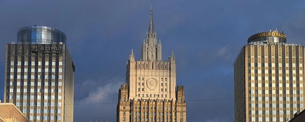 Захарова назвала удар ВСУ по пассажирскому поезду в Крыму военным преступлением