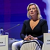 Захарова раскритиковала сообщения британских СМИ о причастности россиянина к поджогам у Стармера