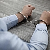 Двух бывших сотрудников ФТС приговорили к 9,5 года колонии за взятку в 25 млн рублей