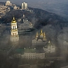 В Киево-Печерской лавре с мощей святых сняли облачения и заменили их вышиванками