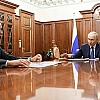 Демешин сообщил Путину о росте экономики Хабаровского края