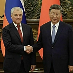 Володин встретился с Си Цзиньпином и передал приветствие от Путина