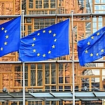 Евросоюз намерен ввести полный запрет на сделки с «Роснефтью» и «Газпромнефтью»