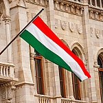 Венгрия не стала возражать против эмбарго на российский СПГ в новом пакете санкций ЕС