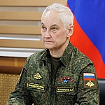 Андрей Белоусов проверил работу Южной группировки войск и вручил награды отличившимся бойцам