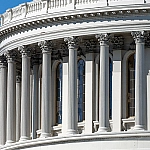 Сенат США одобрил законопроекты, завершающие рекордный шатдаун