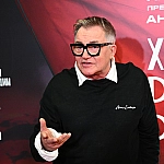 В Москве у особняка, где проходила вечеринка «Город грехов», заметили мужчину, похожего на Дмитрия Диброва