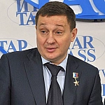 На протеже Бочарова полыхнула шапка: «вивораспил» и тараканы в жиру