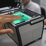 Сенатор: полностью исключить утечки биометрии школьников невозможно, но родители имеют право отказа