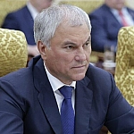 Володин: все услуги в электронных школьных дневниках должны быть бесплатными