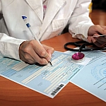 Путин подписал закон об эксперименте с оплачиваемыми больничными для самозанятых