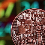 ЦБ предложил признать криптовалюты валютными ценностями и запретить их для расчетов внутри страны