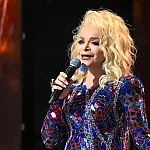 Приставы начали процедуру выселения Долиной из квартиры в Хамовниках