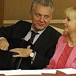 Хоровод Нанолека: «семейный кошелек» вице-премьера Голиковой прирос ширмами?