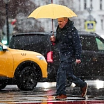 В Москве из-за снегопада выросли цены на такси и сократилось число свободных машин