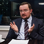 АстраЗенека гребёт госконтракты в РФ: фармбарон Репик помогает спонсорам ВСУ?