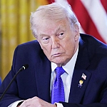 Ушаков сообщил, что Трамп предлагал обсудить возможность встречи Путина и Зеленского