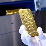 Минфин предложил ограничить вывоз золота физлицами за рубеж слитками от 100 граммов