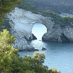 В Апулии в День всех влюбленных обрушилась «Арка влюбленных»