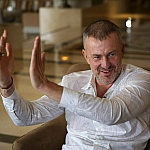 Сделка «РусГидро» с душком: олигарх Мельниченко лишится активов?