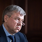 Суд в Москве заочно приговорил экс-главу Росалкогольрегулирования Чуяна к 12 годам колонии