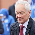 Белоусов вручил звезду Героя России бойцу, удерживавшему позицию 68 дней