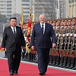 Лукашенко обменялся подарками с Ким Чен Ыном во время визита в КНДР