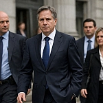 ФСБ заявила о лишении аккредитации британского дипломата и его выдворении из России