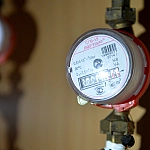 В Госдуме предложили уведомлять россиян о поверке счетчиков через «Госуслуги»