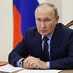 Путин поручил Правительству разработать меры для ускорения экономического роста