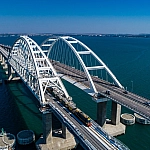 Минтранс уточнил правила проезда по Крымскому мосту в 2026 году