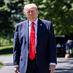 Трамп заявил, что говорить о прямых переговорах США и Ирана пока рано