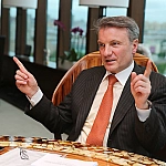 Греф и Макаров поспорили о роли «живопырок» в российской экономике