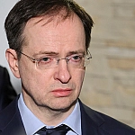 Мединский и Михалков посетят открытие памятника Балабанову в Екатеринбурге