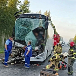 Один человек погиб при столкновении вахтового автобуса с грузовиком под Тюменью