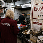 Кафе «ЕвроАзия» в Волгограде закрыли на 60 суток после массового отравления