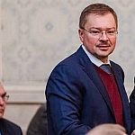 Стройка для своих: Греф распахнул кассу Сбера для сына Чайки?