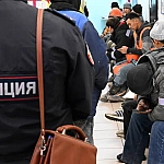 Володин сообщил о росте числа выдворенных из России мигрантов