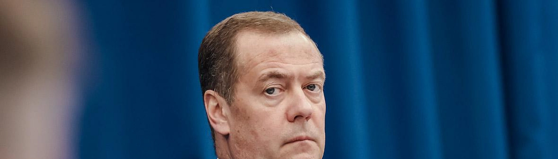 Медведев ответил Трампу на слова про мертвую российскую экономику 