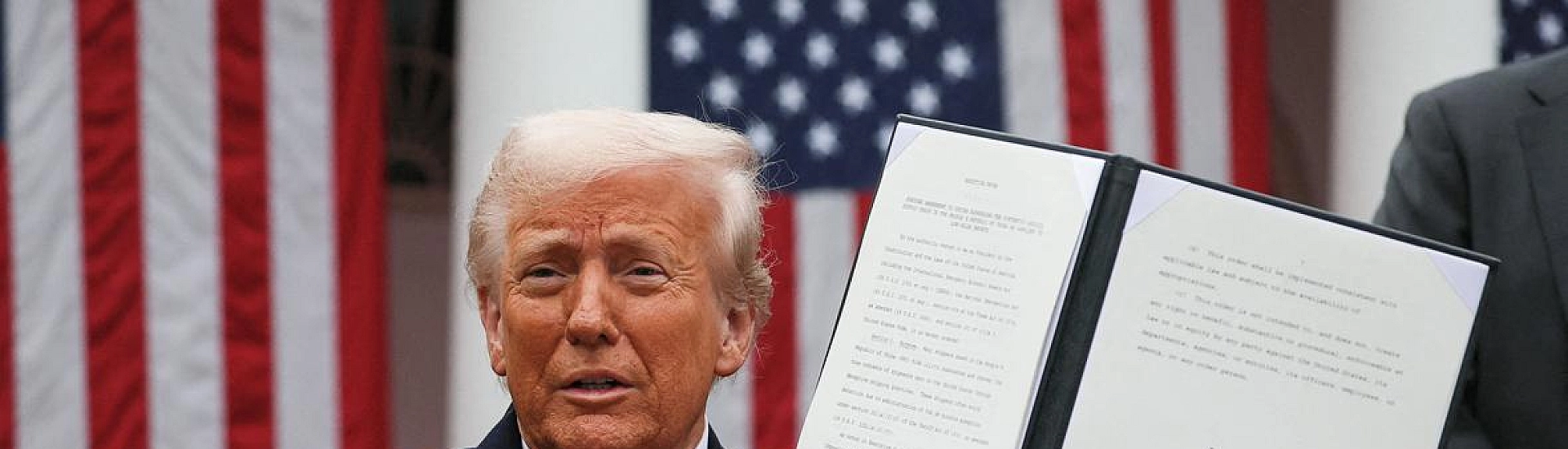 Трамп усилил тарифное давление: США вводят новые пошлины на товары из ЕС и десятков стран