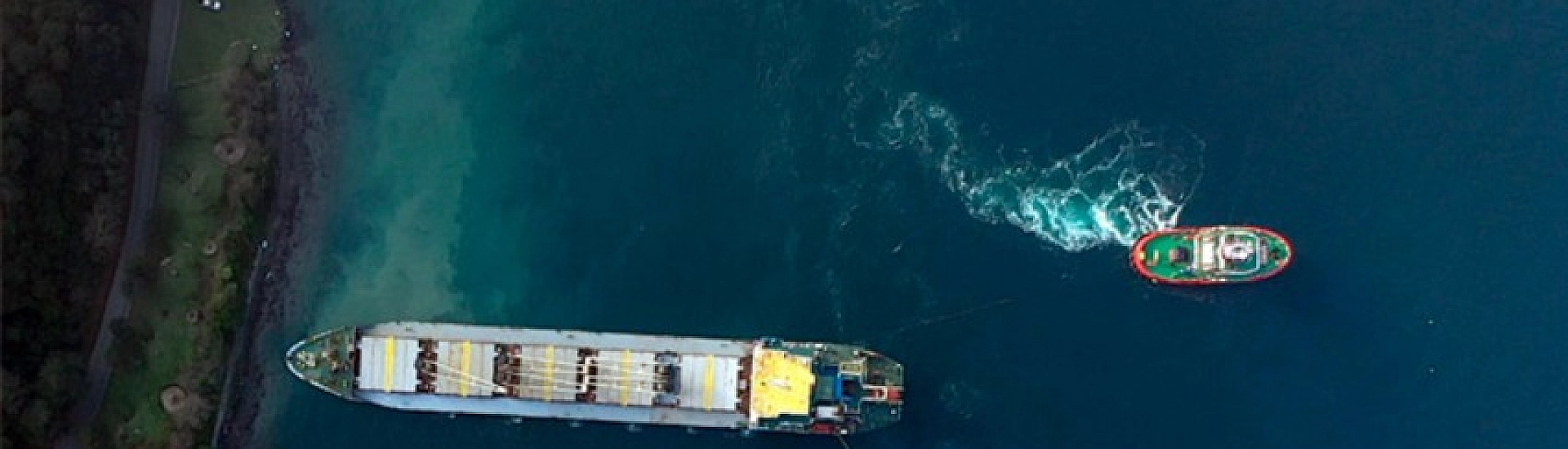 Сухогруз IRONHIDE успешно отбуксирован в безопасное место после поломки в проливе Дарданеллы
