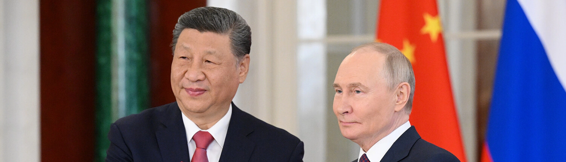 Путин и Си Цзиньпин обсудили двусторонние отношения по телефону