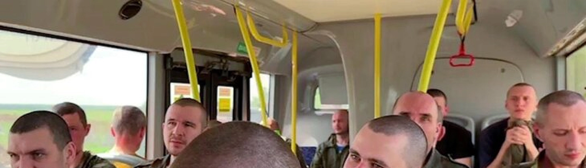 Обмен военнопленными между Россией и Украиной: 84 военных вернулись домой