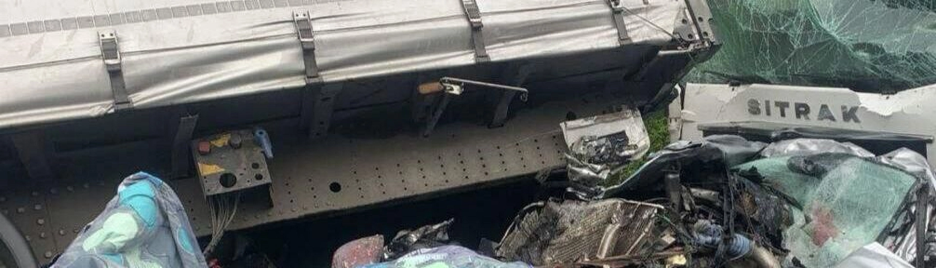 На трассе Екатеринбург – Тюмень в ДТП с фурой погибли четыре человека