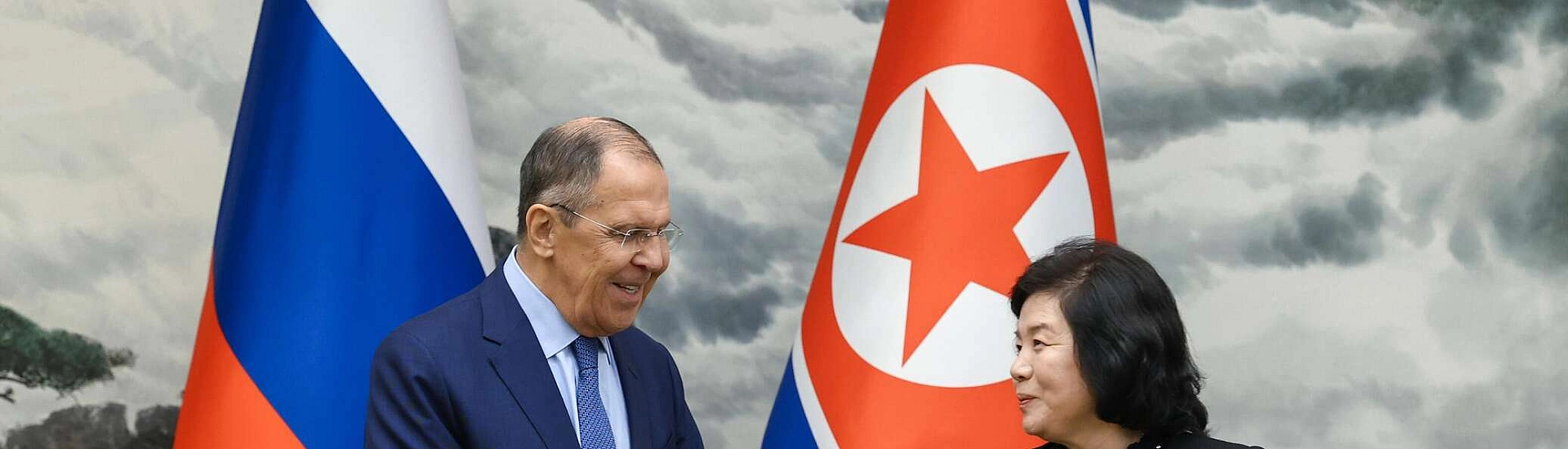 Лавров и глава МИД КНДР обменялись посланиями к 80-летию освобождения Корейского полуострова