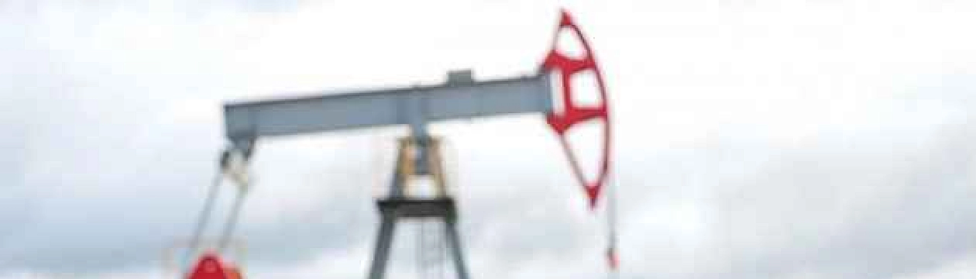 Нефть слегка подорожала после падения на фоне новостей о конфликте на Украине