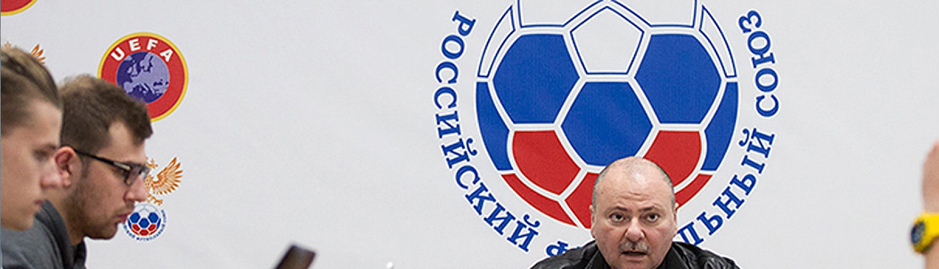 Тренера «Балтики» оштрафовали за жест в матче с «Локомотивом»