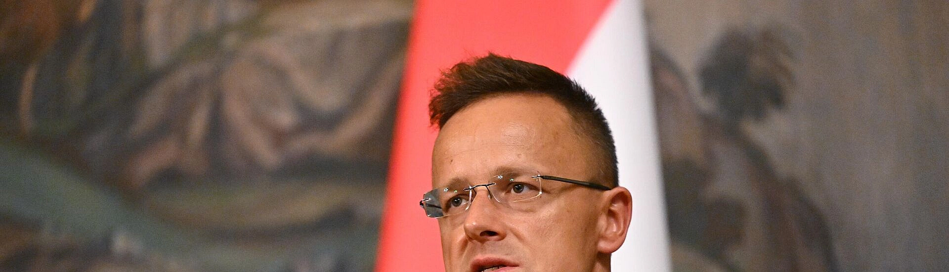 Глава МИД Венгрии предложил провести мирные переговоры Москвы и Киева в Будапеште