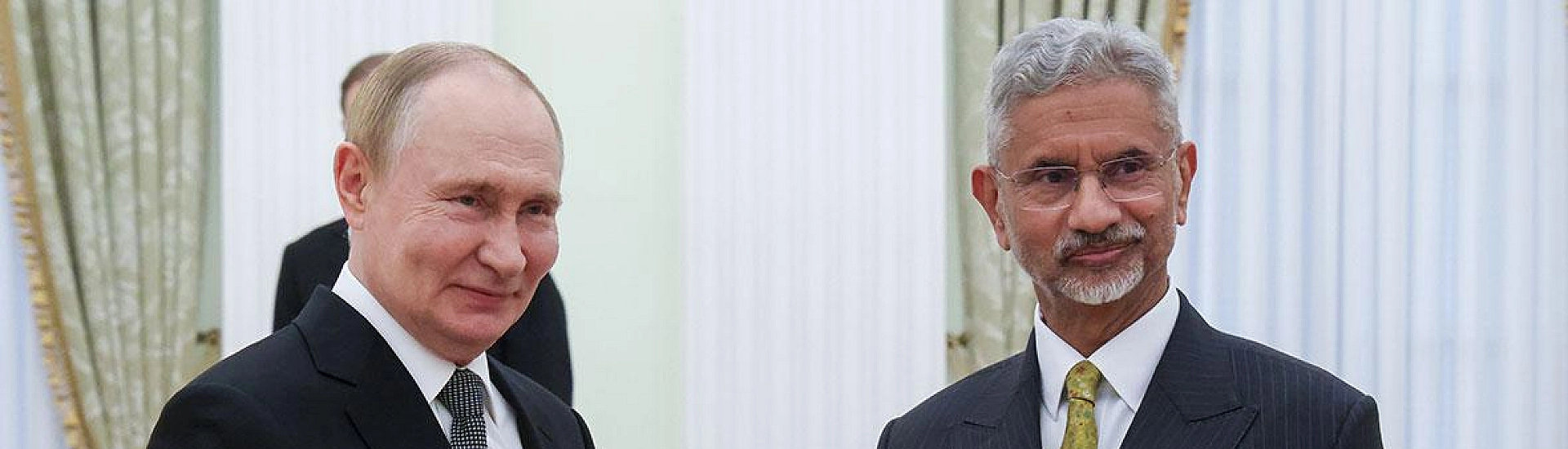 Владимир Путин провел встречу с главой МИД Индии в Кремле